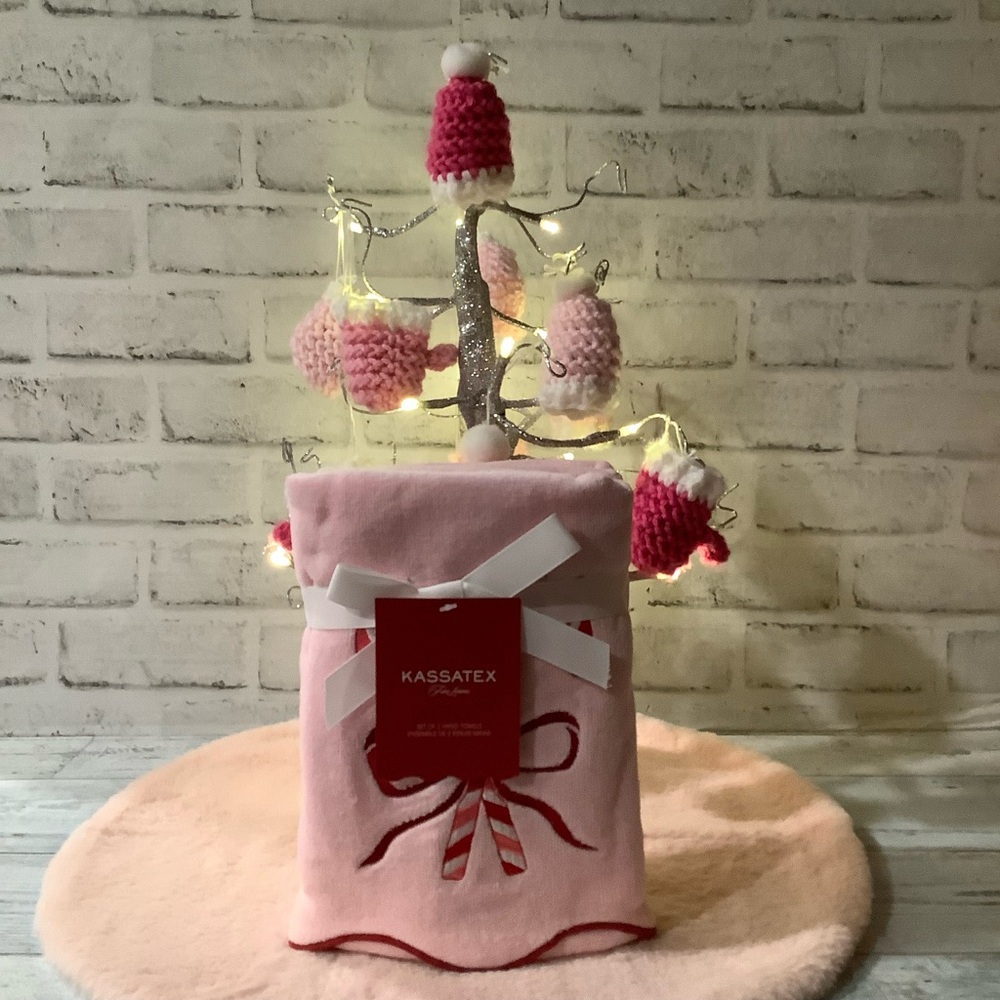 Kassatex Set Of 2 Candy Cane Hand Towels